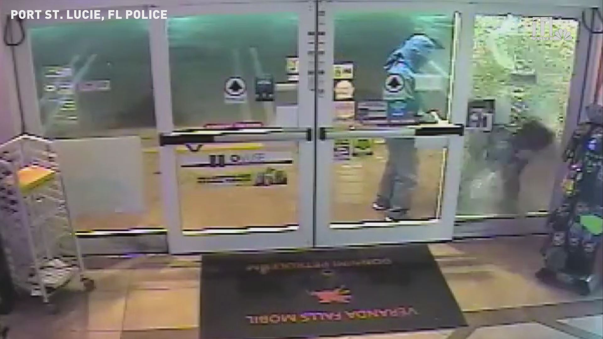 Video shows suspects lose battle with impactresistant glass